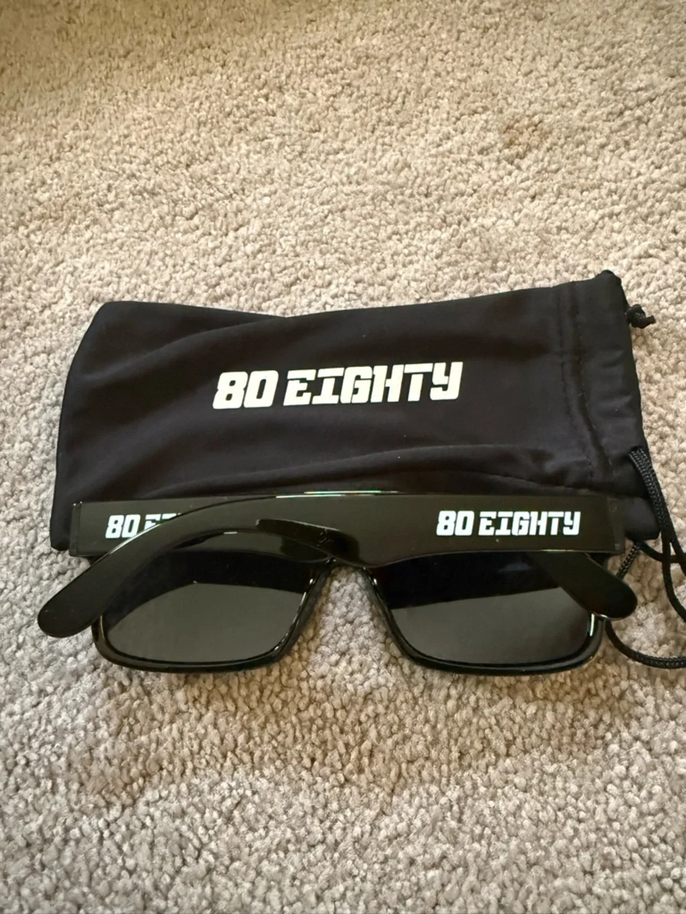 80Eighty Black Glasses with Soft Pouch - Picture 2 of 2